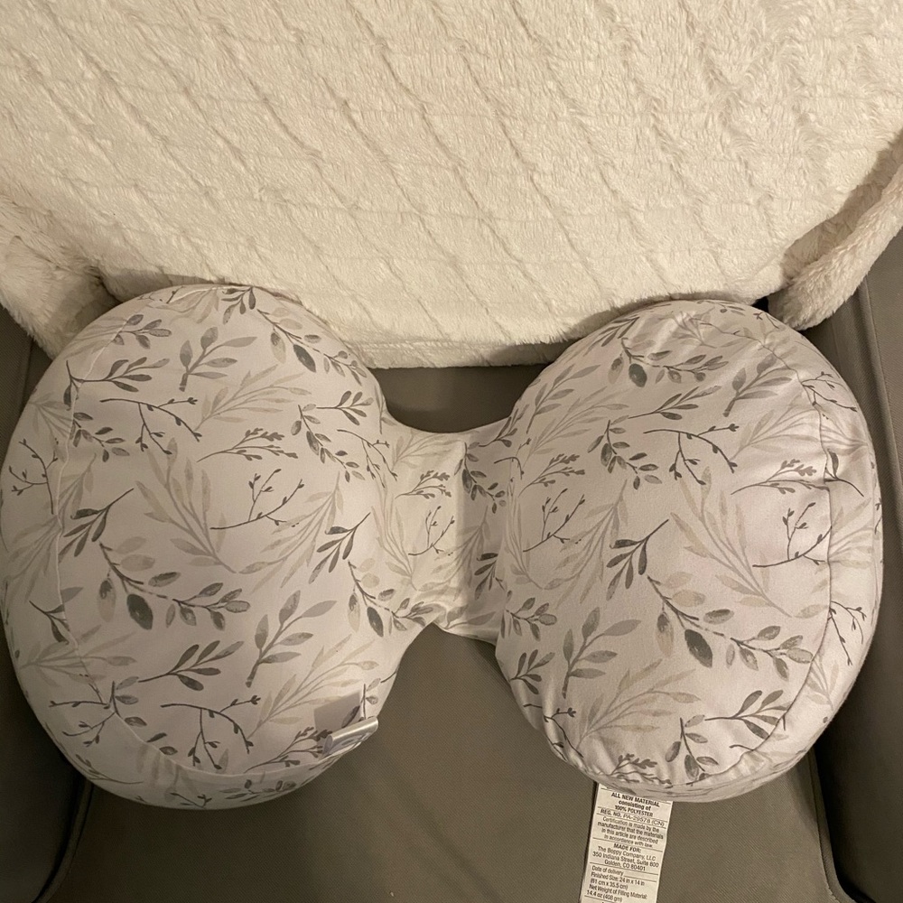 Boppy maternity/pregnancy pillow, Like new!!!!